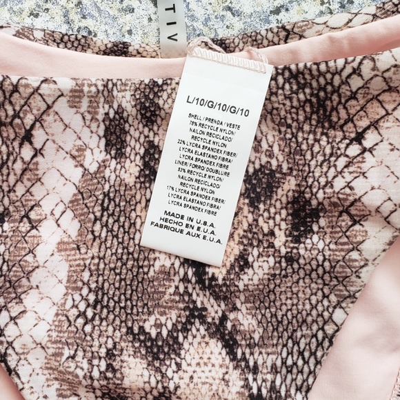 Vitamin A California High Leg Levisa  Bottom snake - Picture 6 of 8